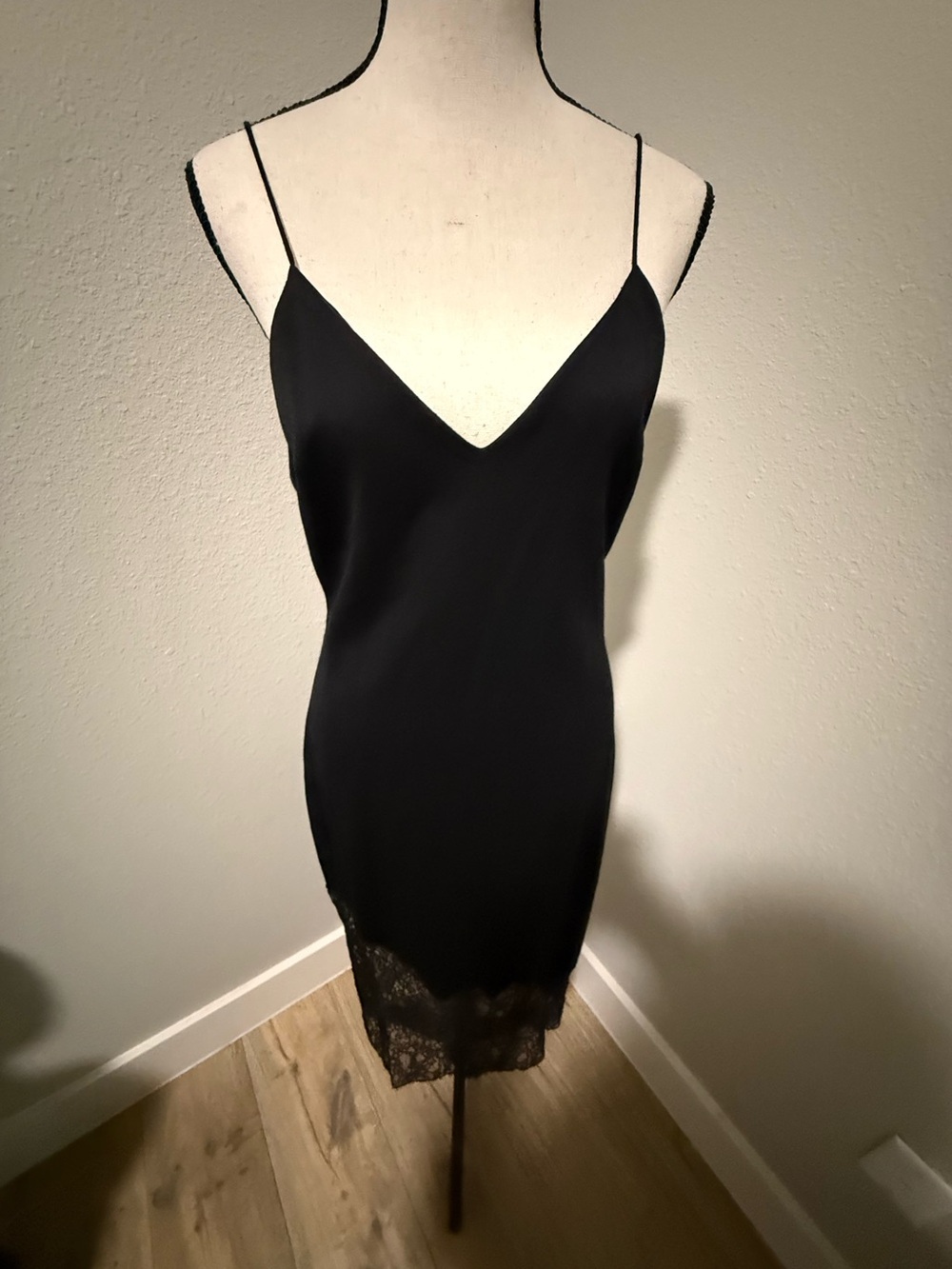 ALICE AND OLIVIA Evalee Side Slit Midi Slip Dress, Size 8 - Picture 4 of 10